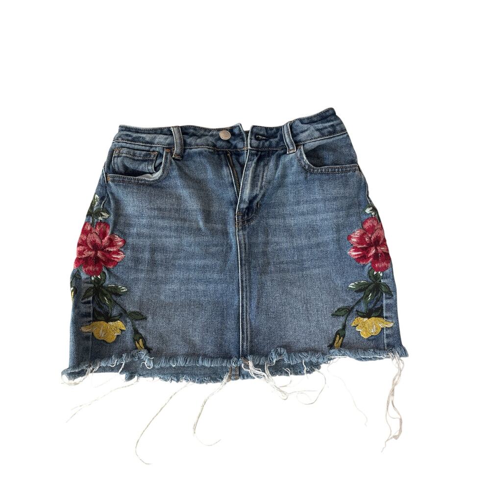 PacSun Floral Embroidered Denim Mini Skirt Raw Hem Jean Skirt Women’s/juniors